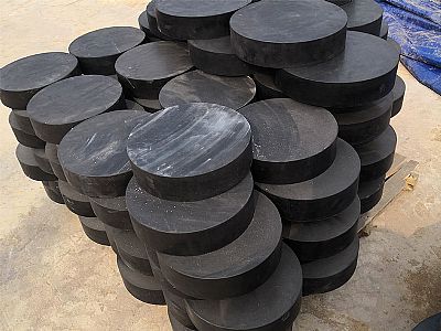 万源市板式橡胶支座由若干层橡胶片与薄钢板经加压硫化